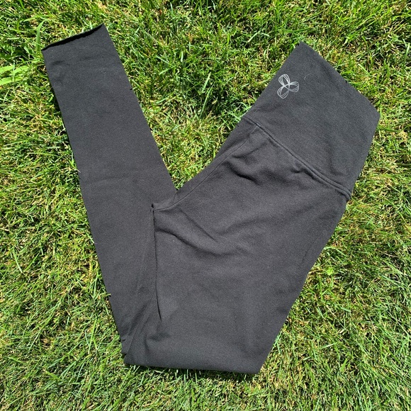 Aritzia Pants - Aritzia TNA Atmosphere High Rise Black Leggings